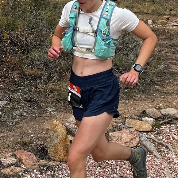 Oiselle Airflow Crop - Picture 5 of 5